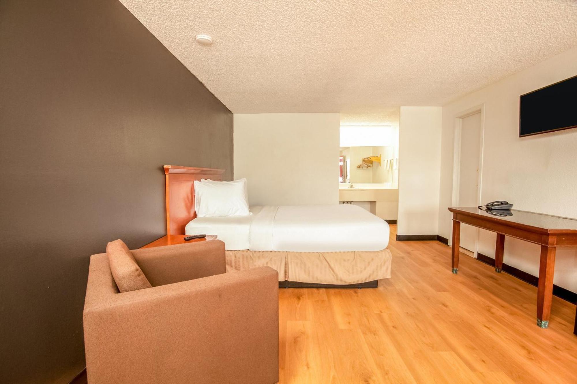 Oyo Hotel Centralia Ngoại thất bức ảnh
