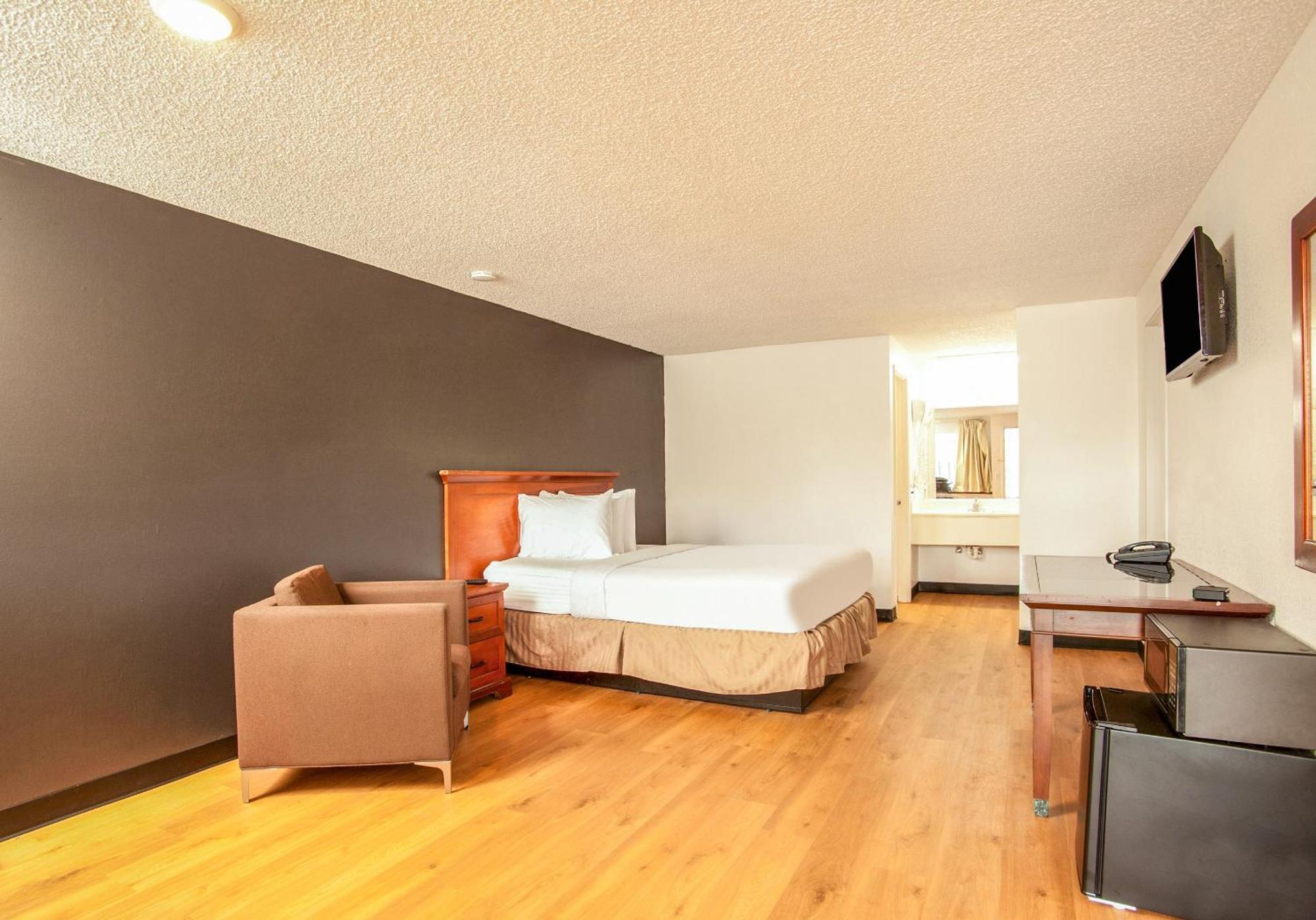 Oyo Hotel Centralia Ngoại thất bức ảnh