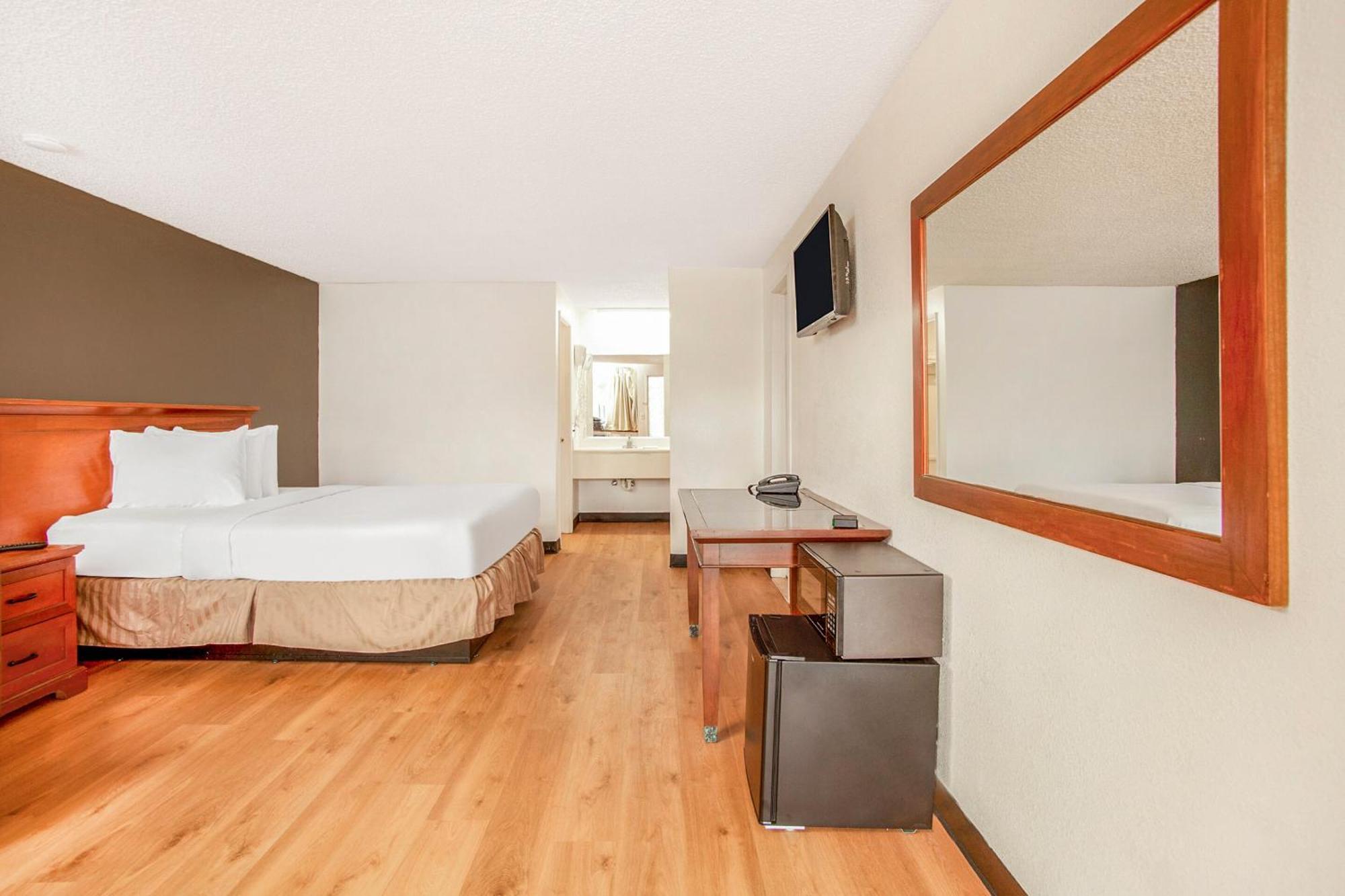 Oyo Hotel Centralia Ngoại thất bức ảnh